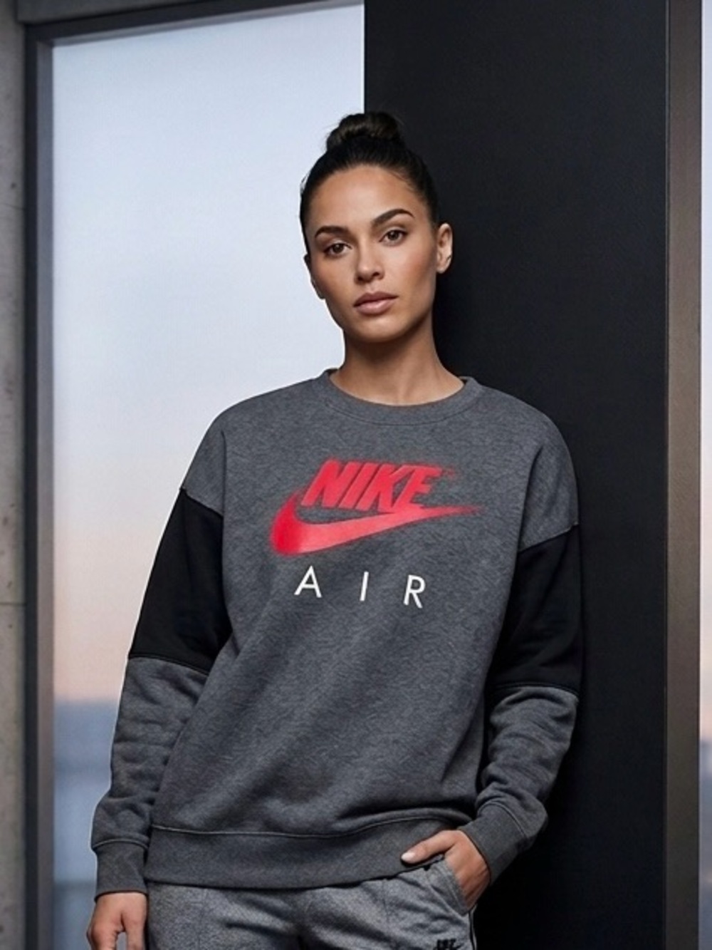 Nike Athletic Crewneck Sporty Women Gray and Black Sweater & Pink . Size Small.